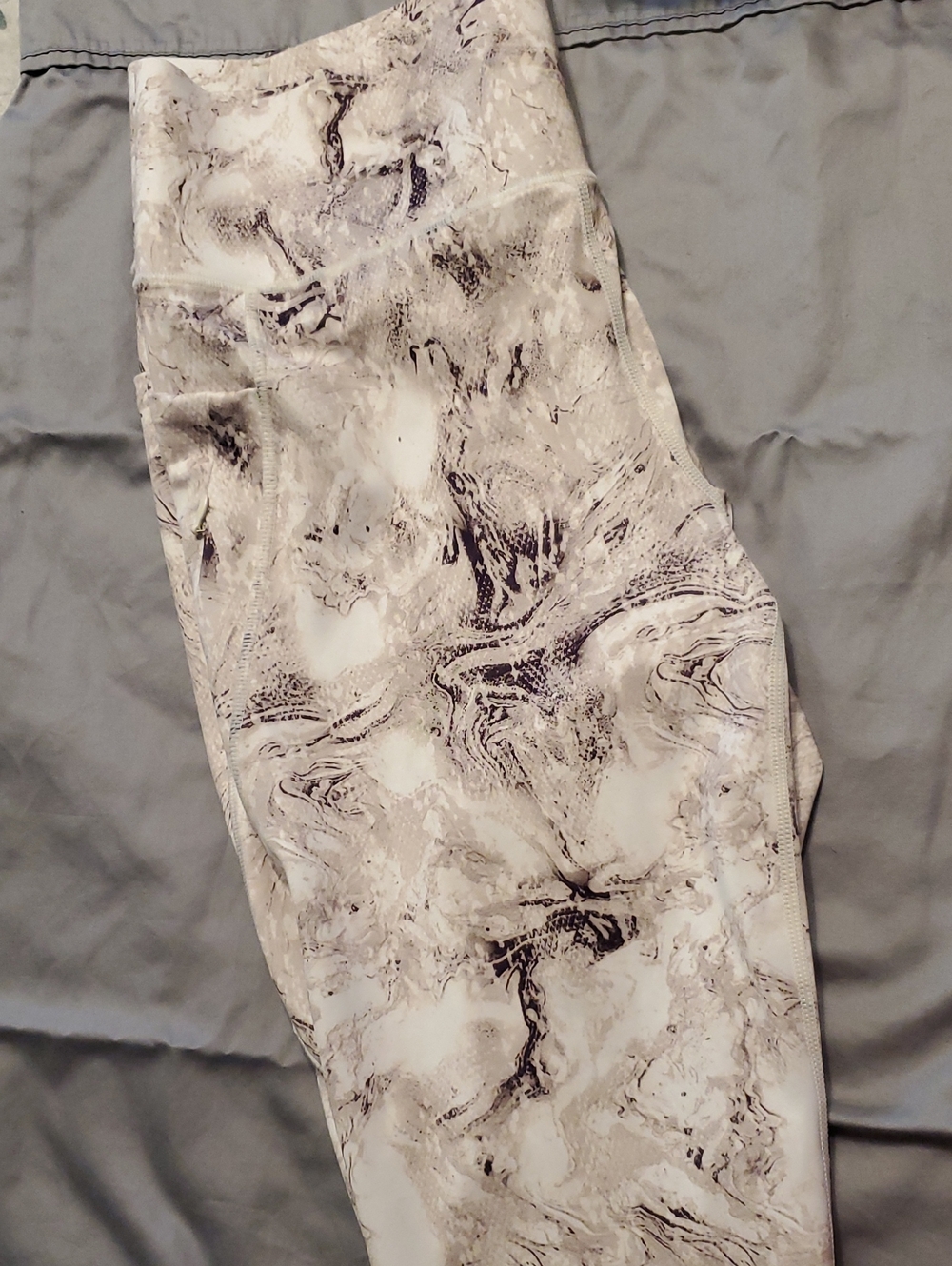 High-Waist Marble Print Leggings - Cream/Gray